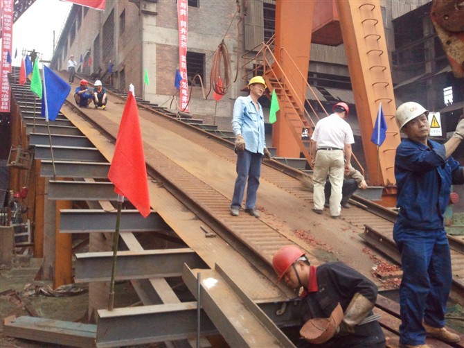 湖鐵105吊裝現場