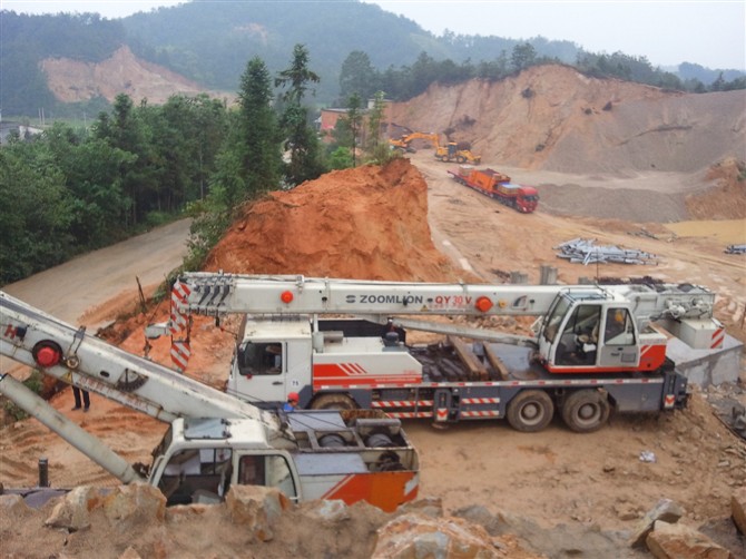 湘鄉眾力石場吊裝現場