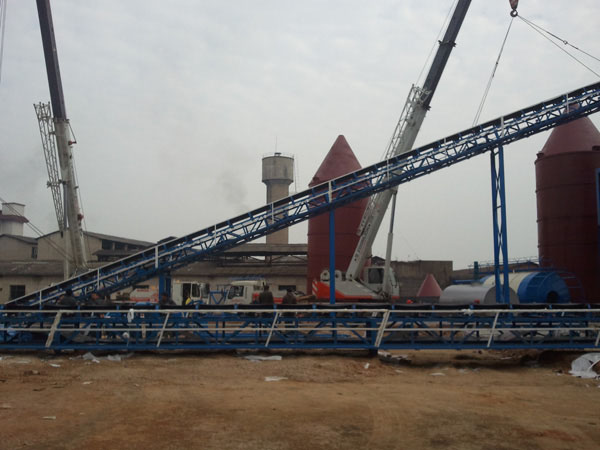 湘鄉鑫龍攪拌場現場吊裝